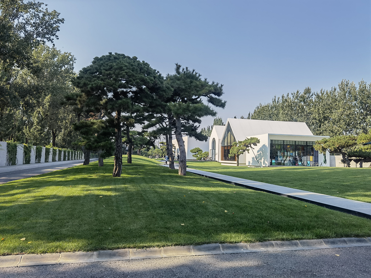 images/art/2022-10-06 FAS潮流艺术双年展/39.jpg